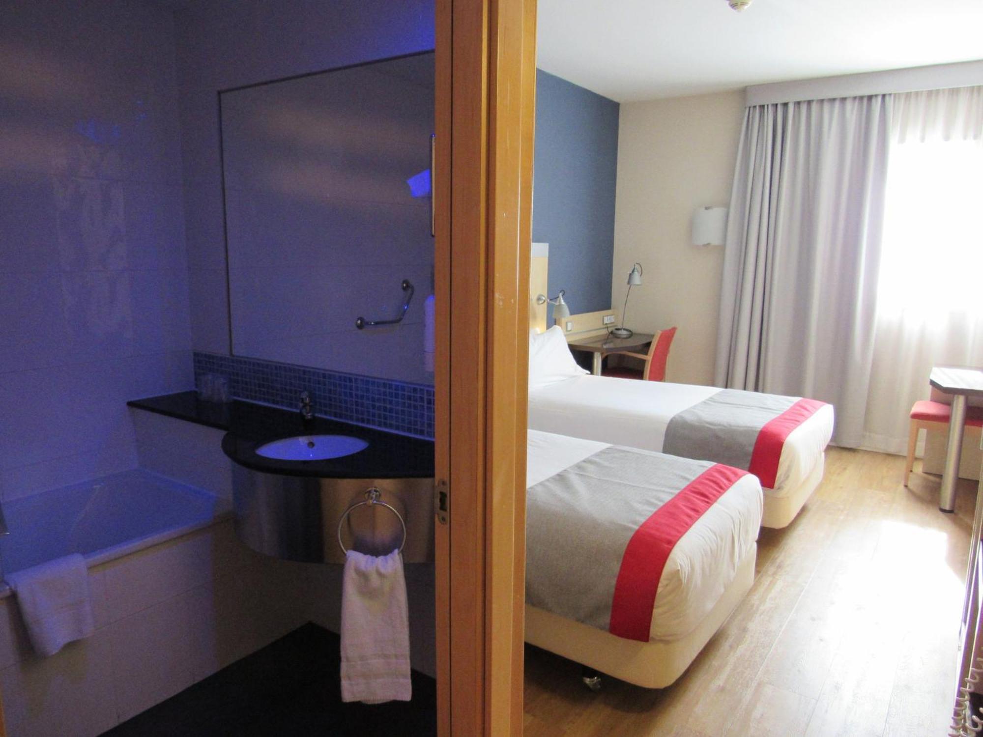 Holiday Inn Express Madrid-Getafe By Ihg Exterior photo