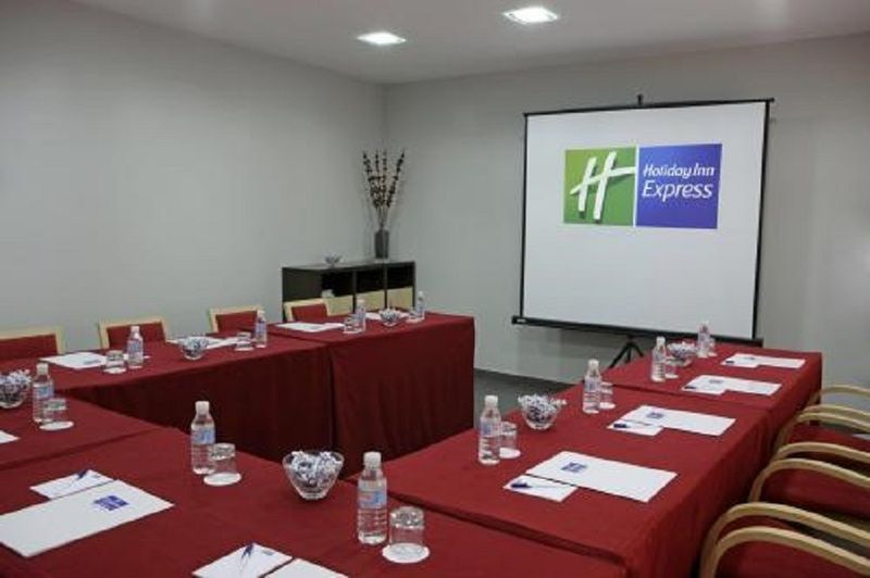 Holiday Inn Express Madrid-Getafe By Ihg Exterior photo