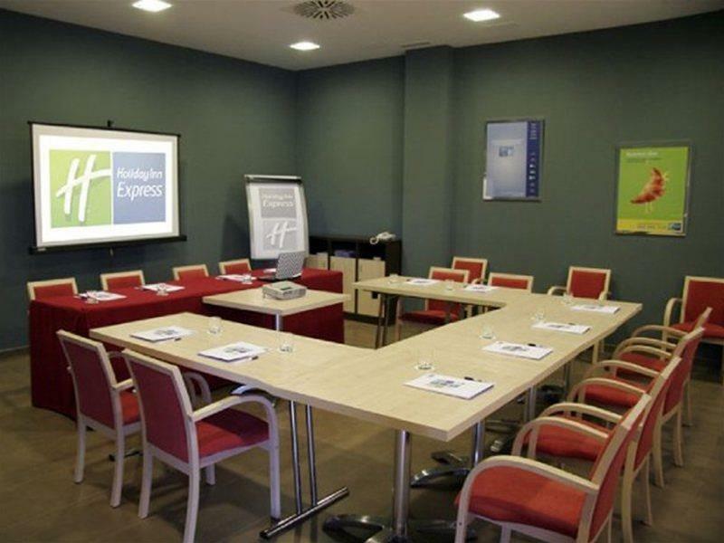 Holiday Inn Express Madrid-Getafe By Ihg Exterior photo